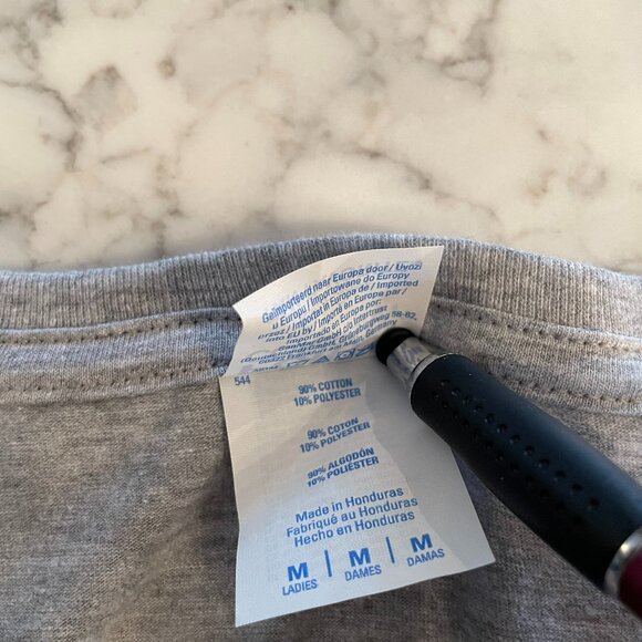 Peanuts T-Shirt - “I Got A Rock”  Halloween Scene - Women's size M - Brand New - Picture 13 of 13